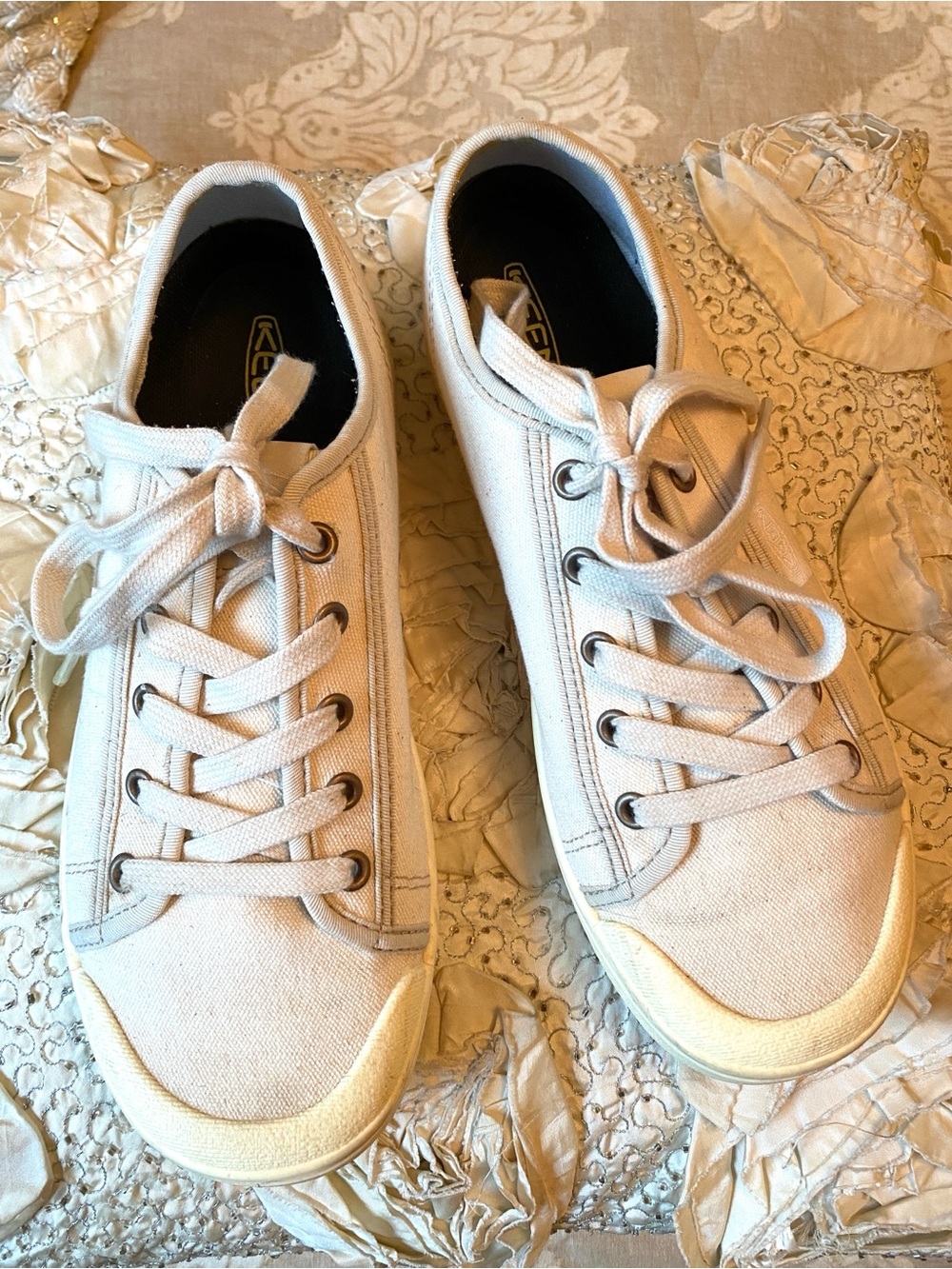 Keen Elsa White Canvas Casual Low Top Lace Front Sneakers Size 8 - Picture 2 of 14